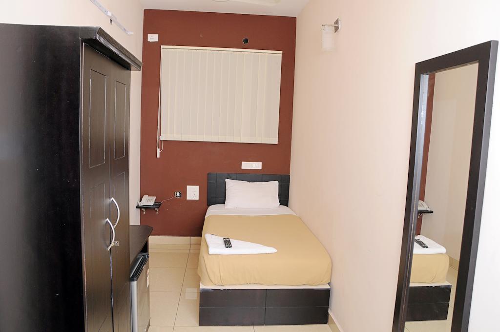 Hotel Sri Krishna Residency Udupi Esterno foto