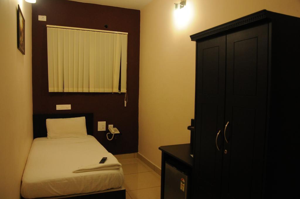 Hotel Sri Krishna Residency Udupi Esterno foto