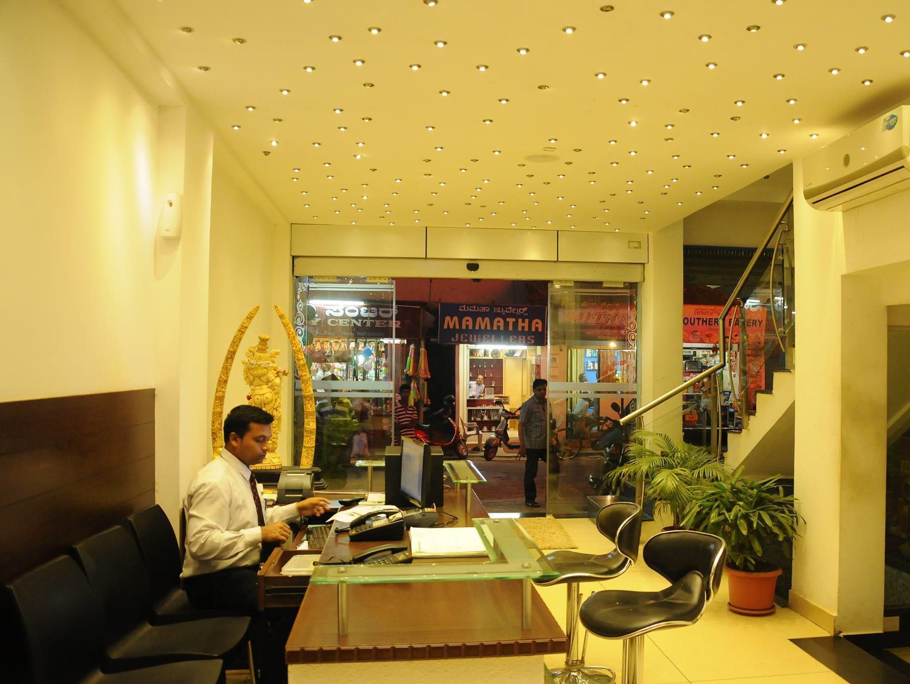 Hotel Sri Krishna Residency Udupi Esterno foto